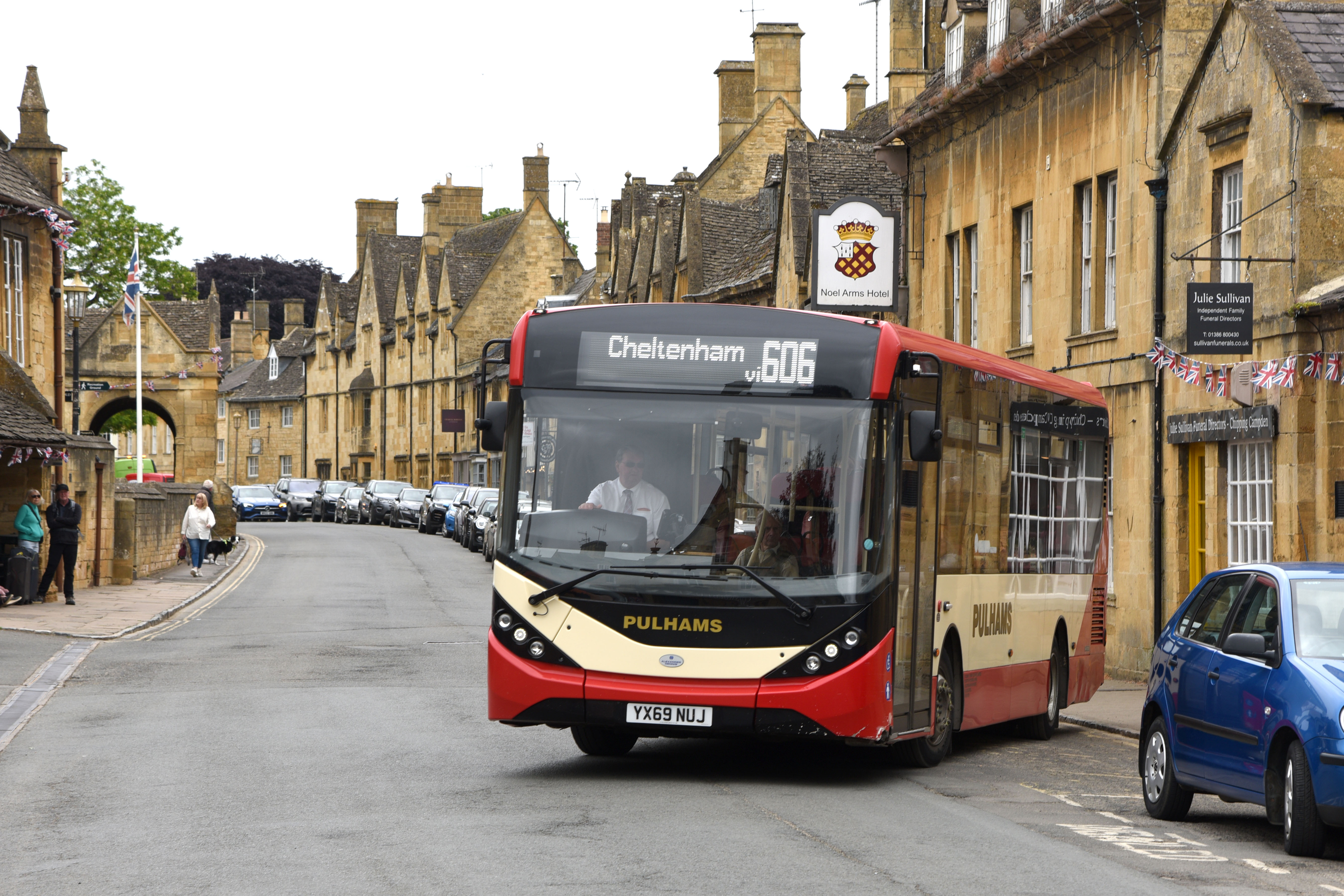 Pulham's bus operating in the Cotswolds