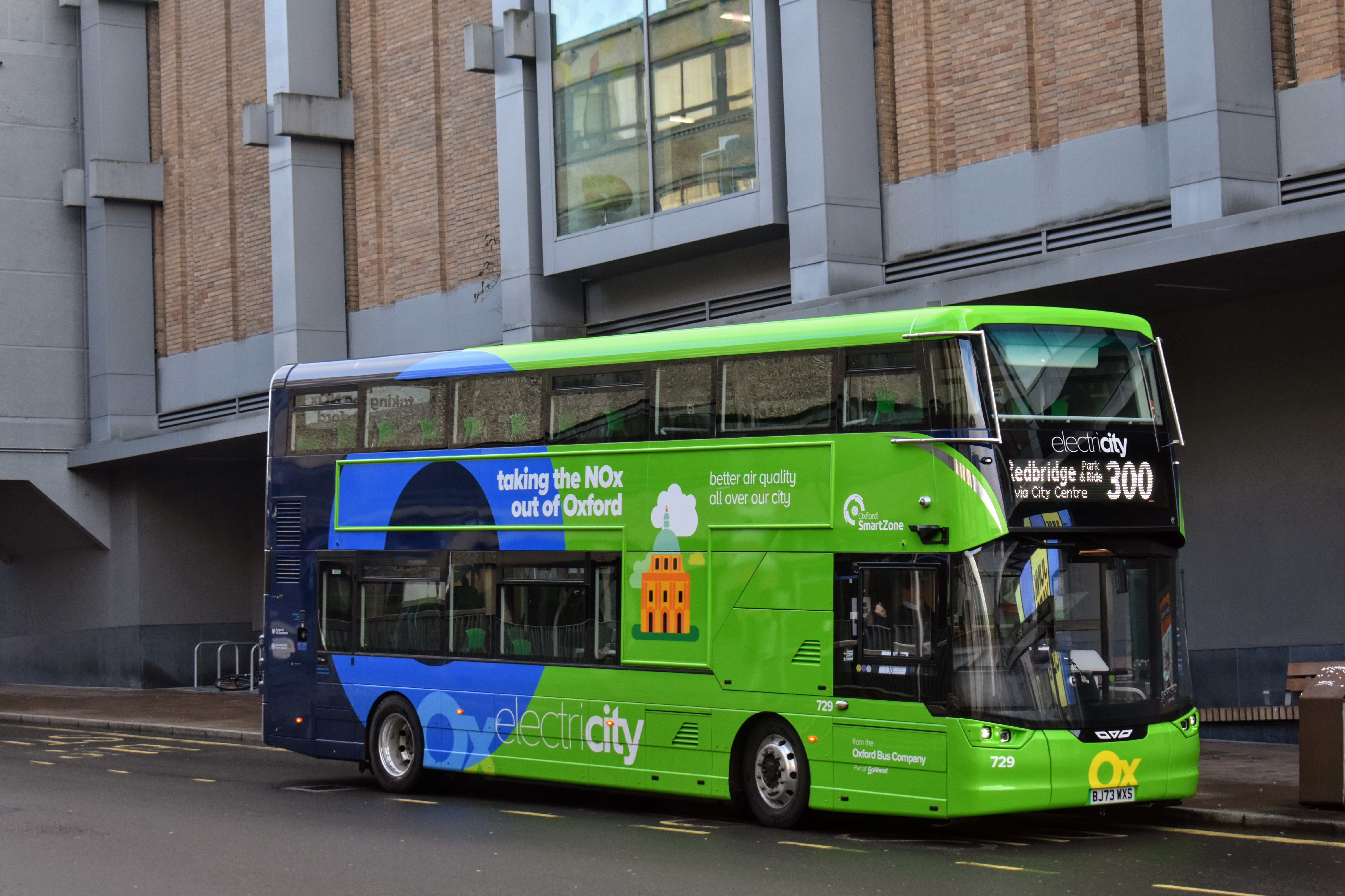 Electric bus