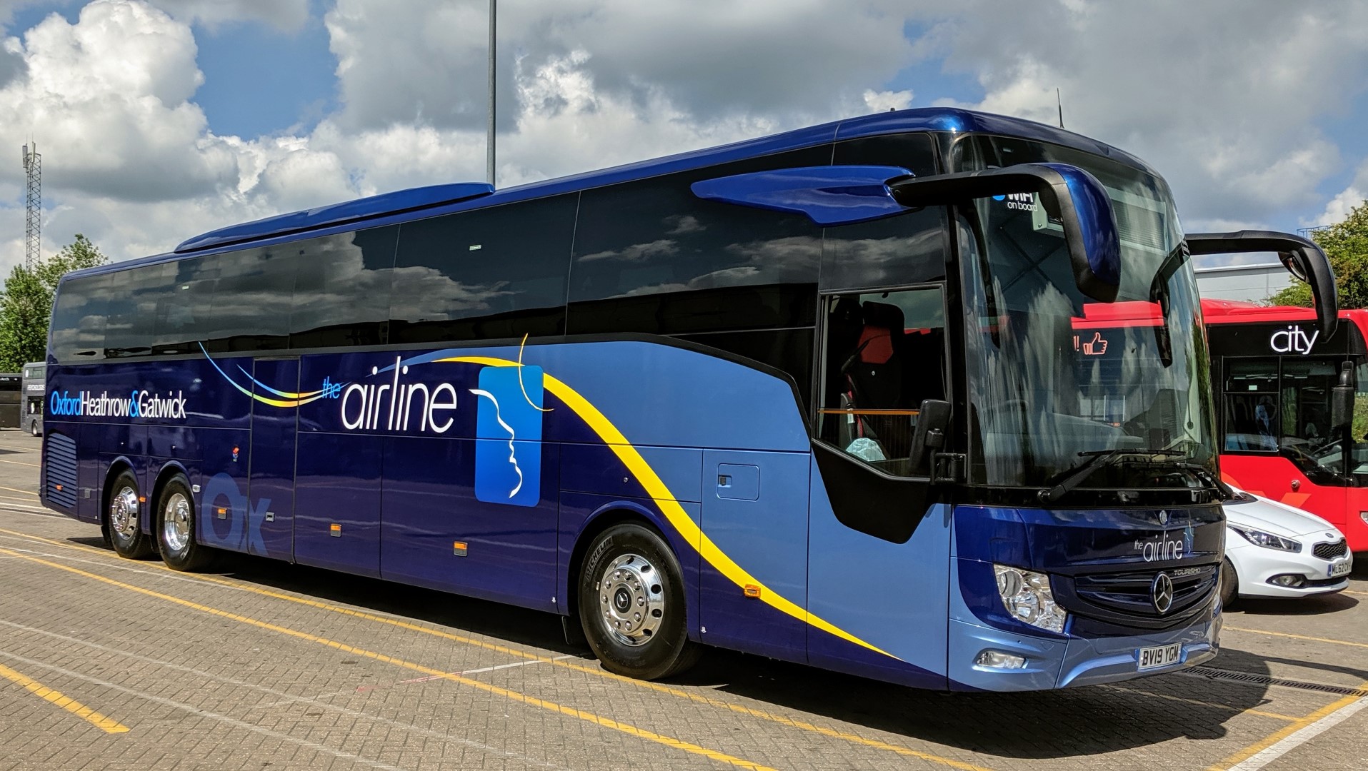 airline coach run by the Oxford Bus Company